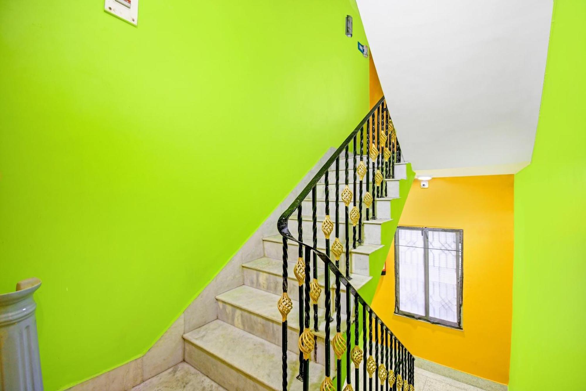 O Ankan Regency Near Acropolis Mall